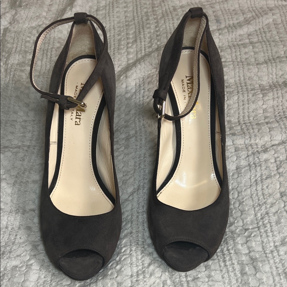 MaxMara Brown suade Peep Toe Heels size 6